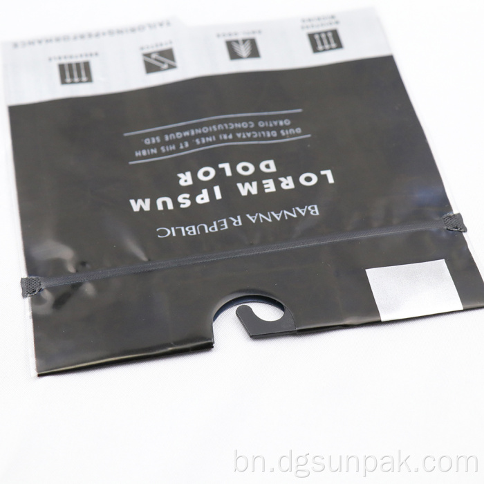 পরিষ্কার জানালা এবং হুক সহ জিপার প্যাকেজিং ব্যাগ